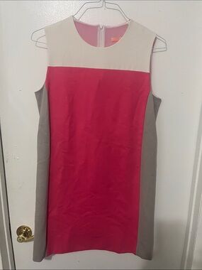 Vilagallo Sleeveless Colorblock Shift Dress in Hot Pink, Cream & Taupe